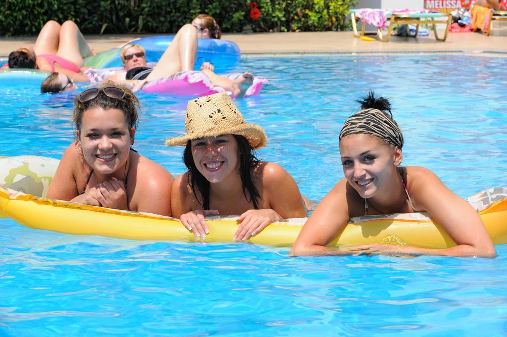 Melissa Apartments, Studios & Suites Malia Exteriör bild